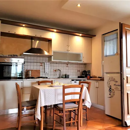 Apartment Casa Cristina 2c - Private Free Parking, Wi-fi Casarza Ligure